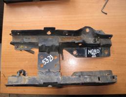 Крепление АКБ (корпус/подставка) для Ford Mondeo III 2000-2007  запчасти бу