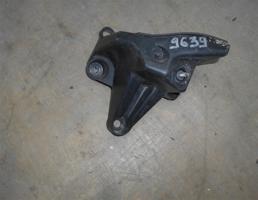 Кронштейн заднего бампера левый для Peugeot 3008 2010-2016  запчасти бу