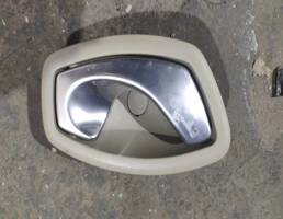 Ручка двери задней внутренняя правая для Renault Laguna III 2007-2012  запчасти бу