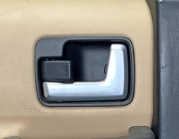 Ручка двери внутренняя левая для Land Rover Discovery III 2004-2009  запчасти бу