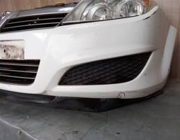 Решетка переднего бампера левая для Opel Astra H / Family 2004-2015  запчасти бу