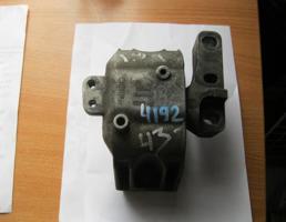 Опора двигателя правая для Skoda Octavia (A4 1U-) 2000-2011  запчасти бу