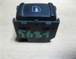 Кнопка стеклоподъемника для Skoda Octavia 1997-2000  запчасти бу