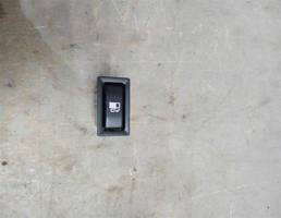 Кнопка открывания лючка бензобака для Toyota Avensis II 2003-2008  запчасти бу