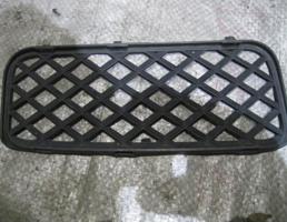 Решетка переднего бампера левая для VW Touareg 2002-2010  запчасти бу