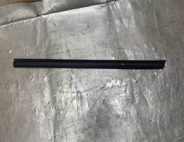 Уплотнитель стекла передней двери правой для Ford Mondeo IV 2007-2015  запчасти бу