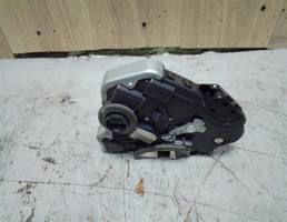 Замок двери передней левой для Toyota Avensis III 2009-2011  запчасти бу