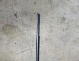 Уплотнитель двери задней правой для Mazda Mazda 3 (BK) 2002-2009  запчасти бу