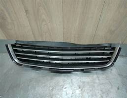 Решетка в бампер центральная для Opel Astra H / Family 2004-2015  запчасти бу