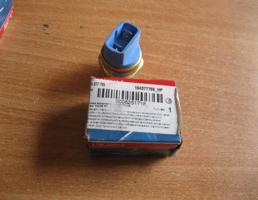 Датчик включения вентилятора для VW Passat (B5) 1996-2000  запчасти бу