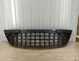 Решетка в бампер центральная для Opel Astra J 2010 -  запчасти бу