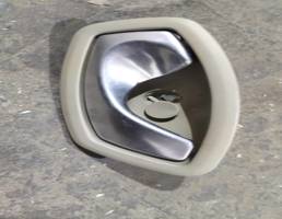 Ручка двери задней внутренняя левая для Renault Laguna III 2007-2012  запчасти бу