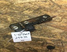 Крючок капота для VW Golf V 2003-2009  запчасти бу