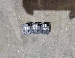 Кнопка стеклоподъемника задней правой двери для VW Golf IV/Bora 1997-2005  запчасти бу