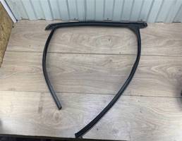 Уплотнитель стекла задней левой двери для Ford Focus II 2008-2011  запчасти бу