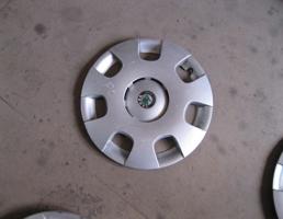Колпак декоративный для Skoda Fabia 1999-2006  запчасти бу