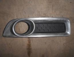 Решетка переднего бампера правая для Volvo V70 2007-2013  запчасти бу