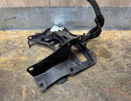 Крепление АКБ (корпус/подставка) для Toyota Avensis III 2009-2011  запчасти бу