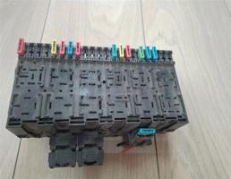 Блок предохранителей для VW Golf III/Vento 1991-1997  запчасти бу