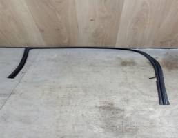 Уплотнитель стекла задней левой двери для Skoda Roomster 2006>  запчасти бу