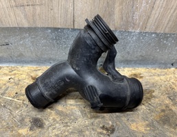 Патрубок интеркулера для VW Touareg 2002-2010  запчасти бу