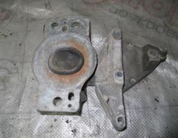 Опора двигателя правая для Renault Megane II 2002-2009  запчасти бу