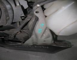 Кронштейн крепления крыла правый для Audi A4 (B7) 2005-2008  запчасти бу