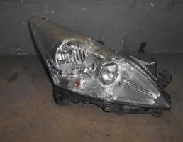 Фара правая для Peugeot 3008 2010-2016  запчасти бу