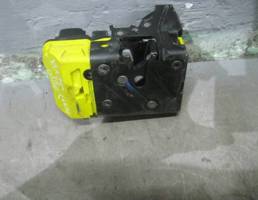 Замок двери передней левой для Volvo XC90 2002-2014  запчасти бу