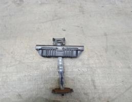 Ограничитель двери для BMW X3 E83 2004-2010  запчасти бу
