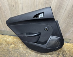 Обшивка двери задней левой для Opel Astra J 2010 -  запчасти бу