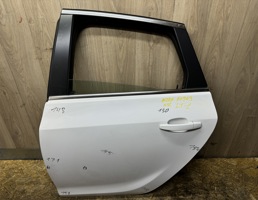 Молдинг задней левой двери для Opel Astra J 2010 -  запчасти бу