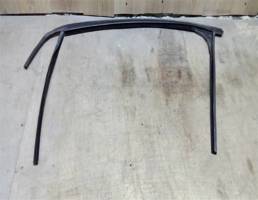 Уплотнитель стекла передней двери левой для Ford Focus II 2005-2008  запчасти бу