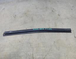 Уплотнитель стекла задней правой двери для BMW X3 E83 2004-2010  запчасти бу