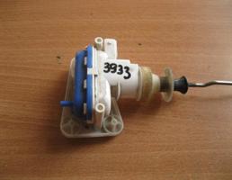 Активатор замка двери для Audi 80 /90 (B4) 1991-1994  запчасти бу