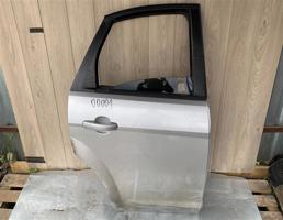 Стекло двери задней правой для Ford Focus II 2005-2008  запчасти бу