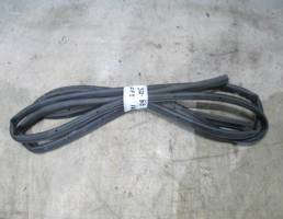 Уплотнитель двери передней правой для Ford Focus II 2005-2008  запчасти бу