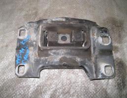 Опора КПП левая для Ford C-MAX 2003-2011  запчасти бу
