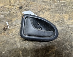 Ручка двери передней внутренняя левая для Opel Vivaro  с 2006-2014  запчасти бу