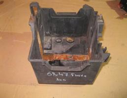 Крепление АКБ (корпус/подставка) для Ford Fiesta 2001-2007  запчасти бу