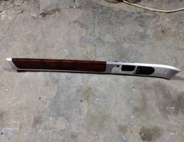 Накладка двери передней левой для VW Touareg 2002-2010  запчасти бу