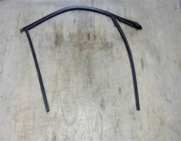 Уплотнитель стекла передней двери для BMW X3 E83 2004-2010  запчасти бу