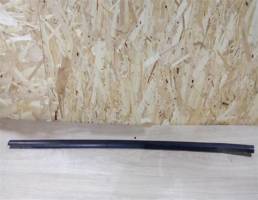 Уплотнитель стекла передней двери левой для VW Touran 2003-2010  запчасти бу