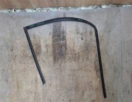 Уплотнитель стекла передней двери левой для BMW 5-серия E60/E61 2003-2009  запчасти бу